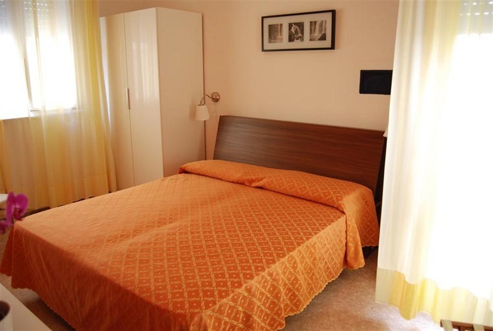 Hotel Nederland Caorle Eksteriør bilde